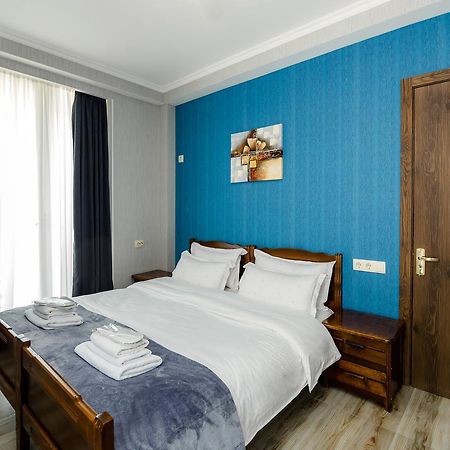 Big Family Guest House Тбилиси Екстериор снимка