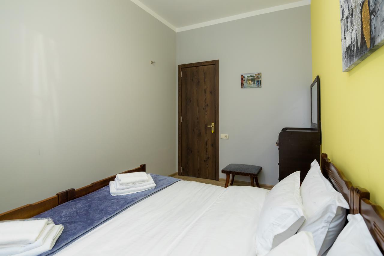 Big Family Guest House Тбилиси Екстериор снимка