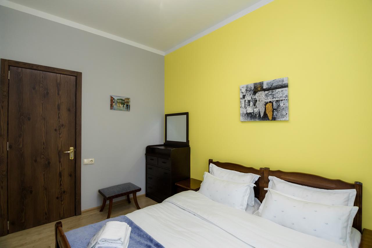 Big Family Guest House Тбилиси Екстериор снимка