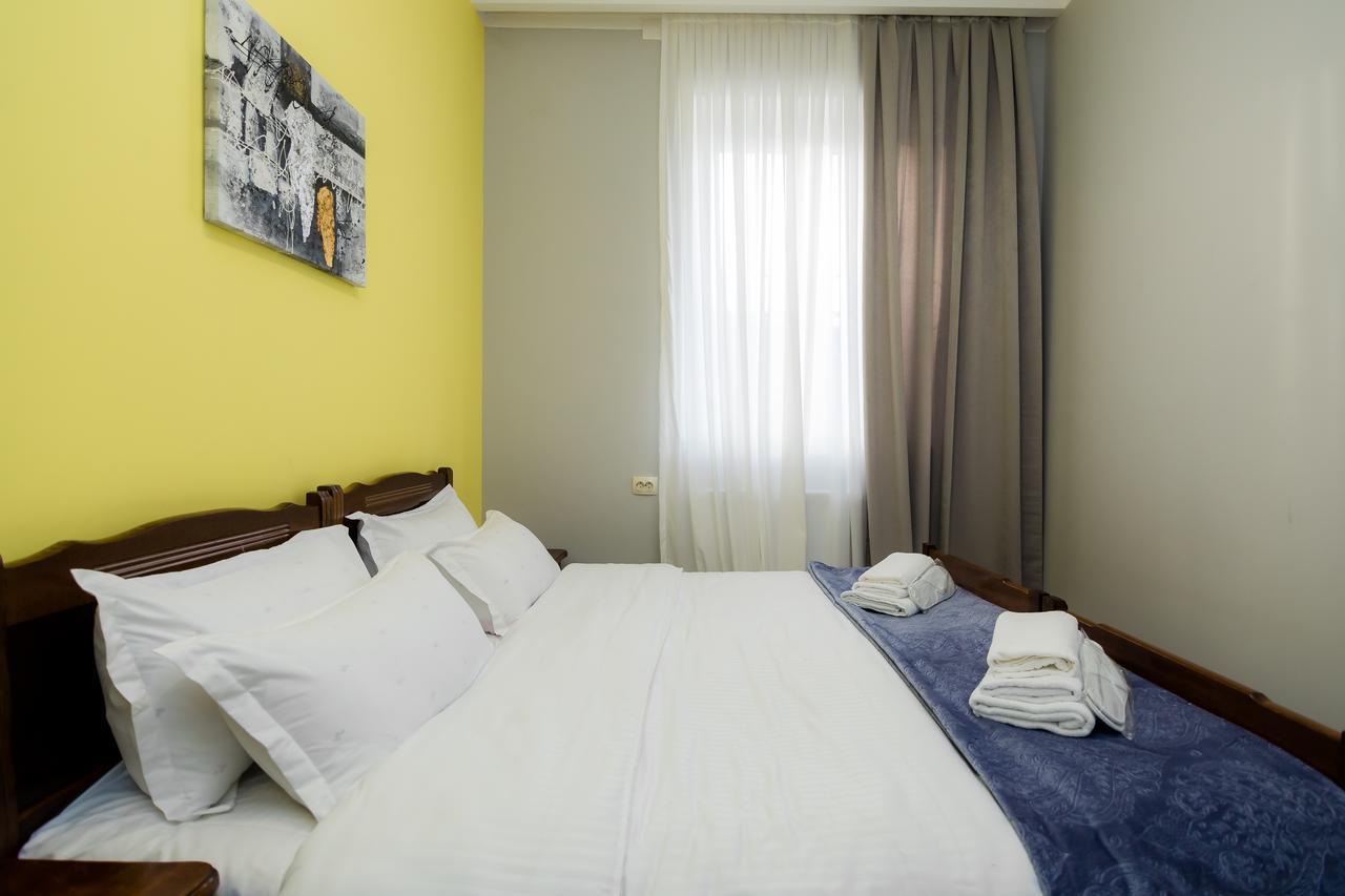 Big Family Guest House Тбилиси Екстериор снимка