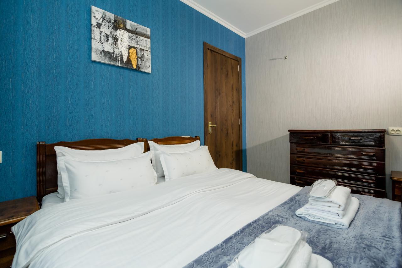 Big Family Guest House Тбилиси Екстериор снимка