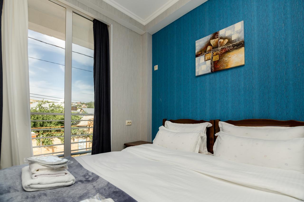 Big Family Guest House Тбилиси Екстериор снимка