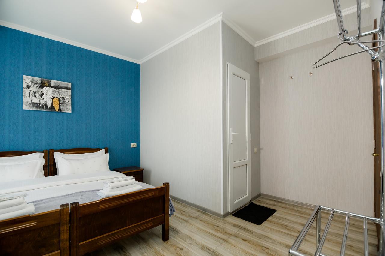 Big Family Guest House Тбилиси Екстериор снимка