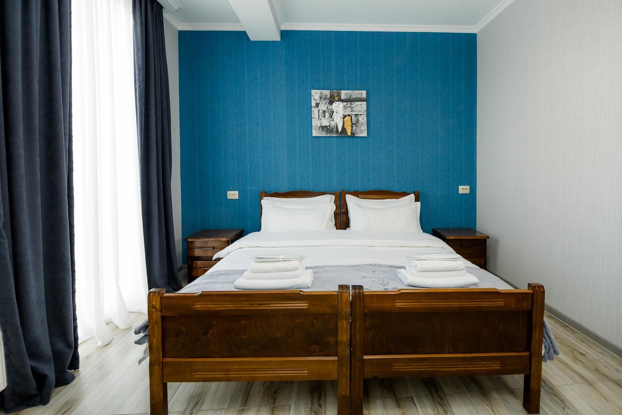 Big Family Guest House Тбилиси Екстериор снимка