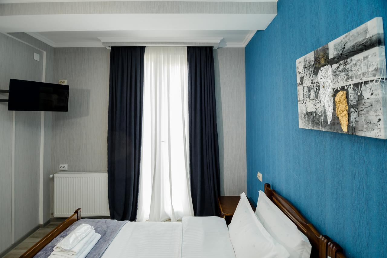 Big Family Guest House Тбилиси Екстериор снимка