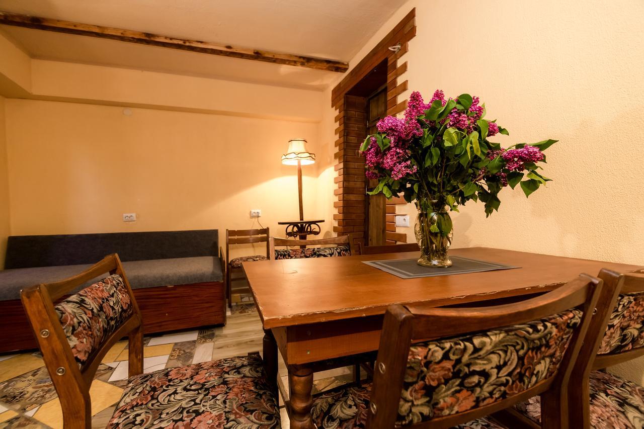 Big Family Guest House Тбилиси Екстериор снимка